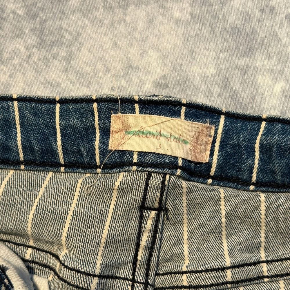 Altar'd State Womens Blue White Striped Denim Shorts Size 3 Cuffed Hem Pockets‎ - Picture 3 of 7